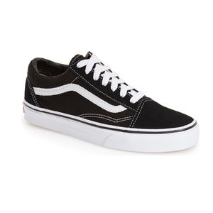 Brand New Women's Vans Old Skool Sneaker